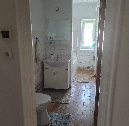 BRASADAS închiriază ap 2 camere decomandate Piata Unirii. - Poză 2