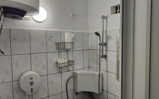 Garsoniera decomandata cu bucatarie si baie - Poză 10