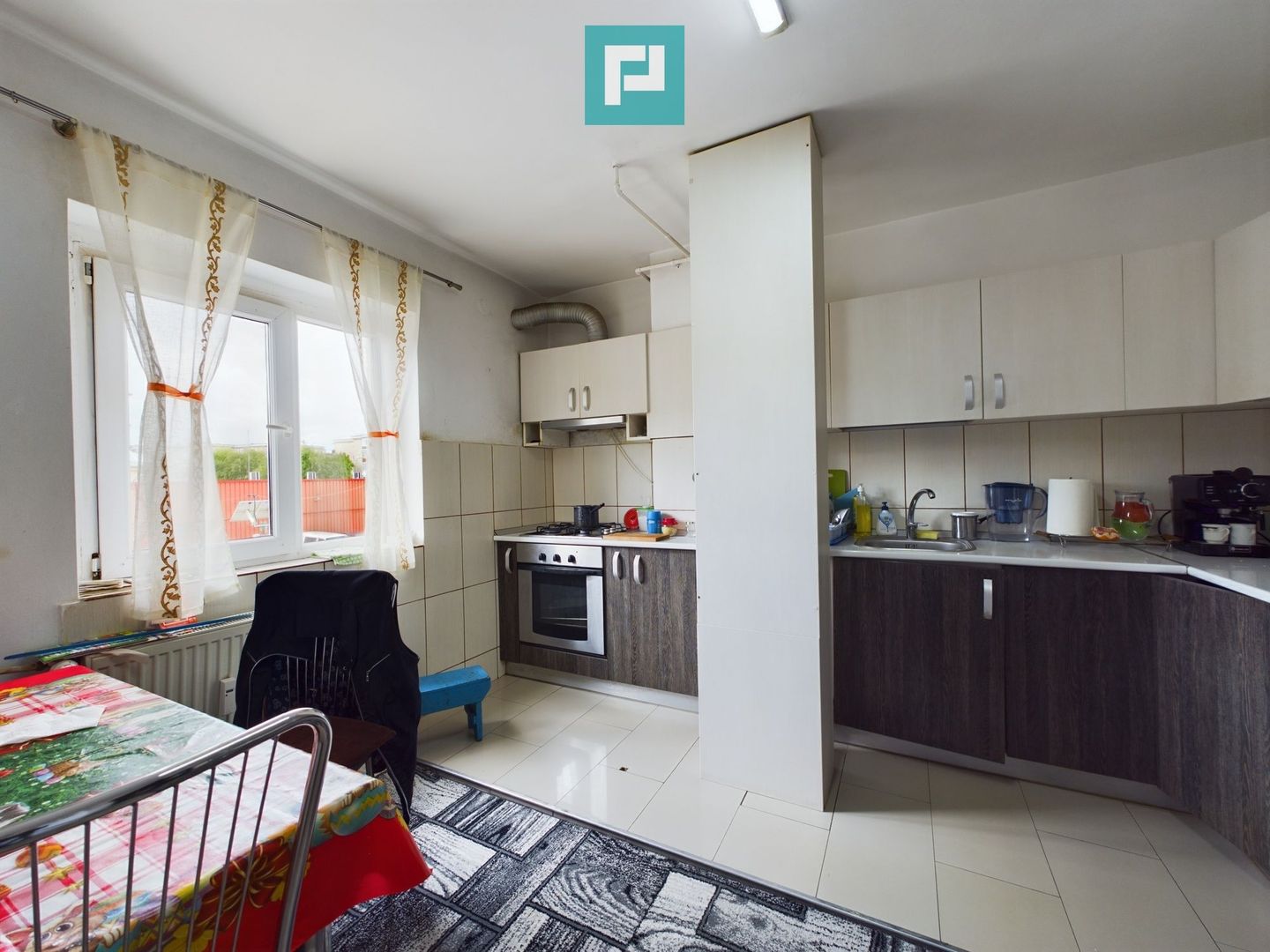 Apartament 3 camere în Alfa - Poză 2