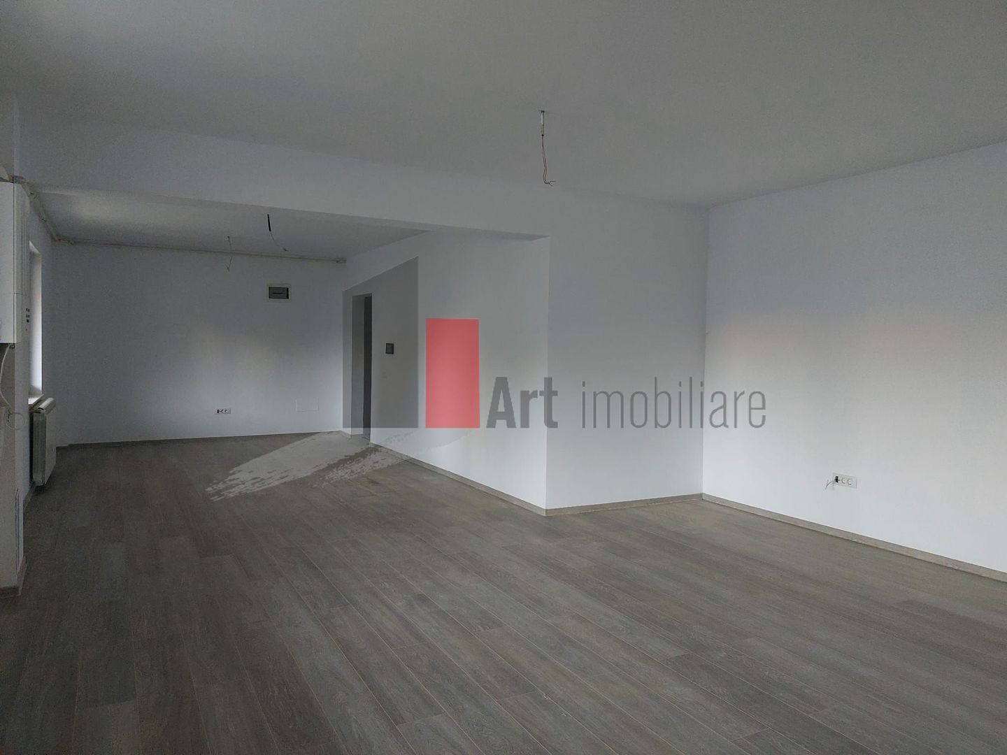 Spatiul "MAGRANA" , P-ta Alba Iulia, imobil 2024, TOTUL NOU, PARCARE INCLUSA - Poză 2