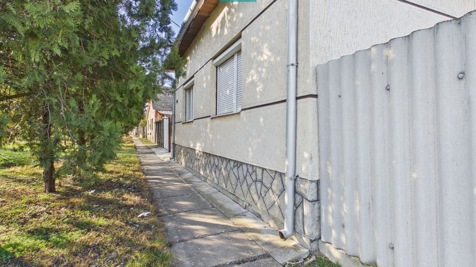 Casă cu 3 camere și teren generos în Battonya - Poză 1