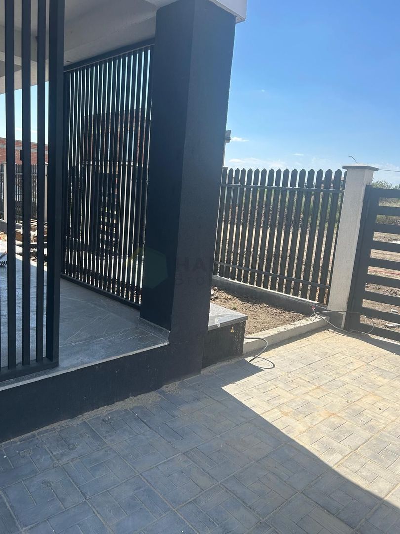 Casă modernă de vânzare /4 camere/ Strada Alexandru Ioan Cuza - Poză 17