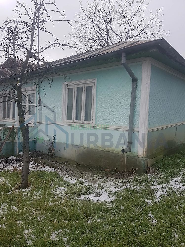 Casă tradițională de vânzare în Uricani, Iași – teren 1250 mp - Poză 1