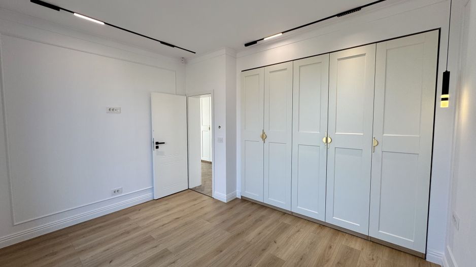 Alege Confortul: Casa Modernă Săcălaz - Poză 9
