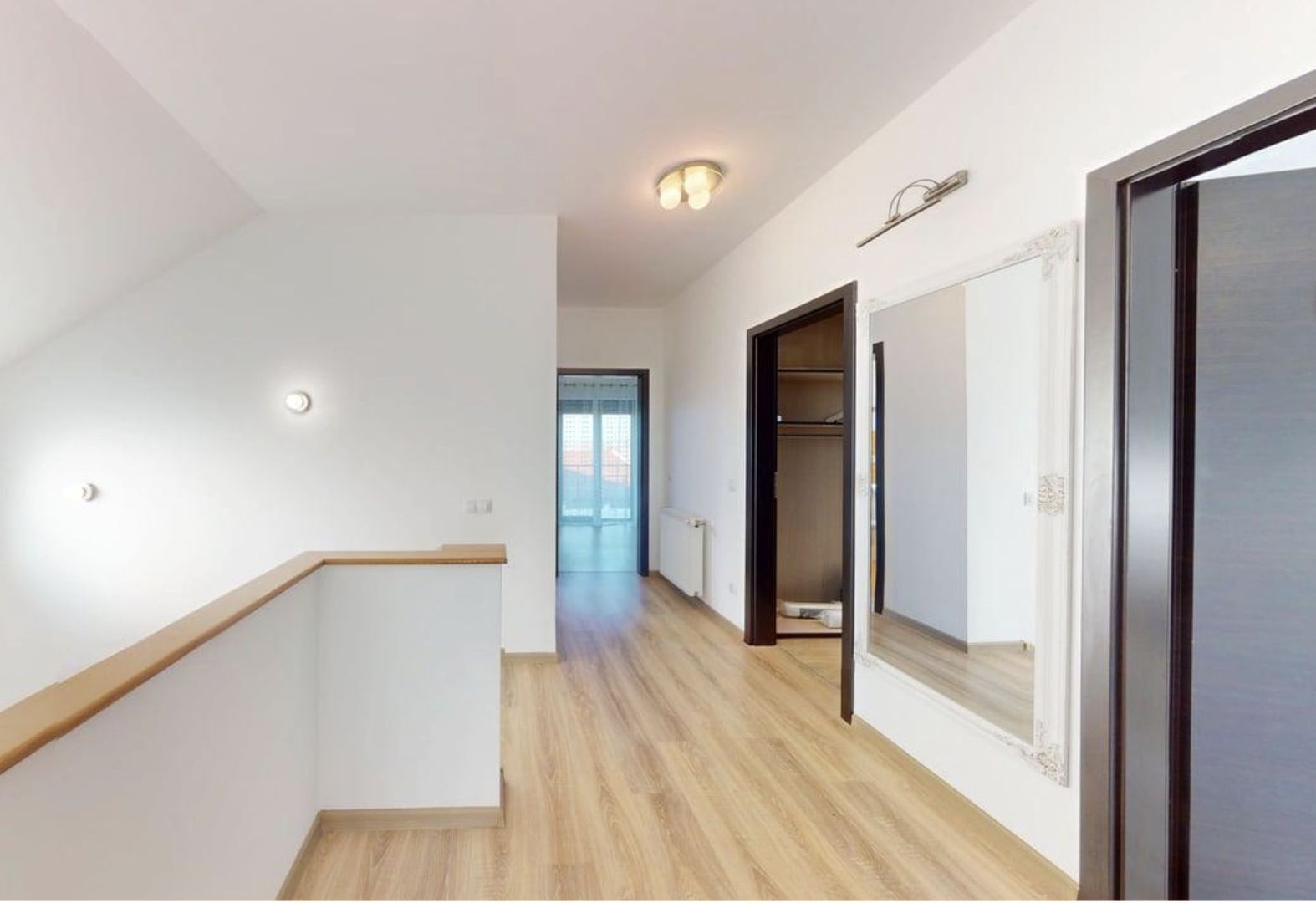 Casa individuala cu pivnita in Sura Mica, zona Salii de sport - Sibiu - Poză 22