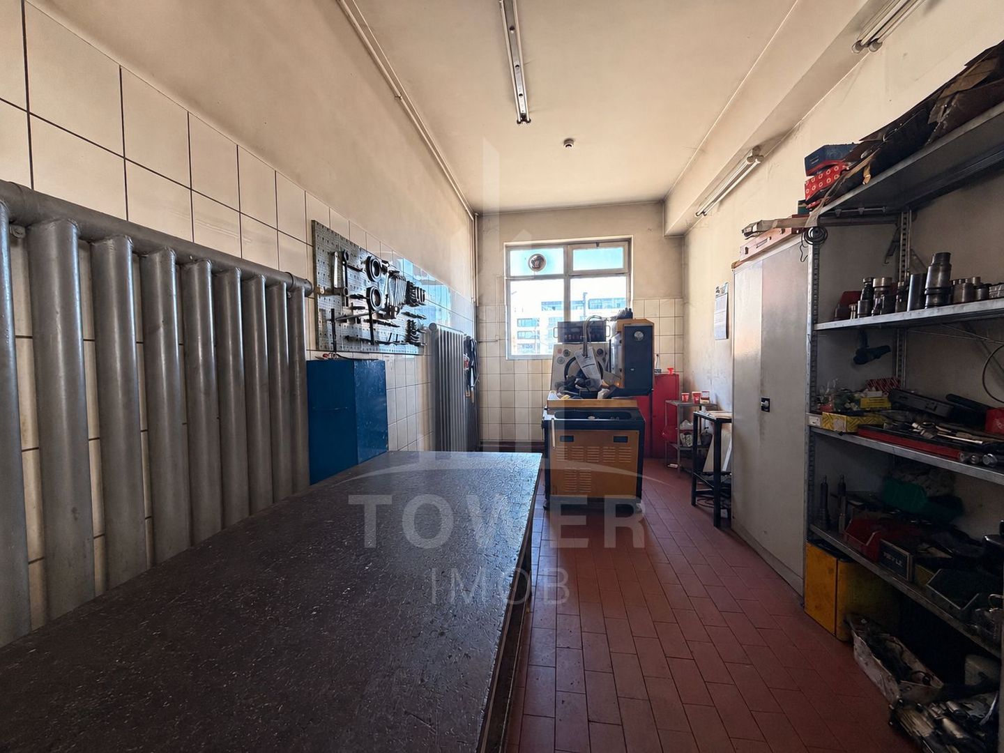 Hala industrială+spații administrative- Str. Tractorului - Poză 9