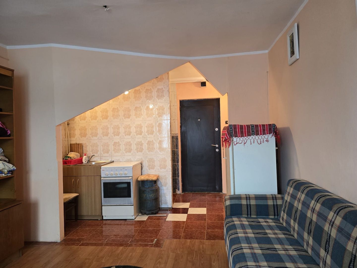 De vânzare garsonieră de buget Strada Condorilor, (uzina Aerostar). - Poză 9