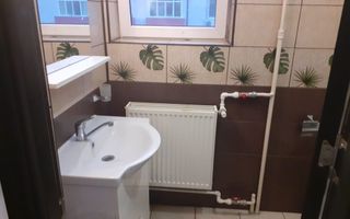 Închiriez apartament cu doua camere - Poză 6