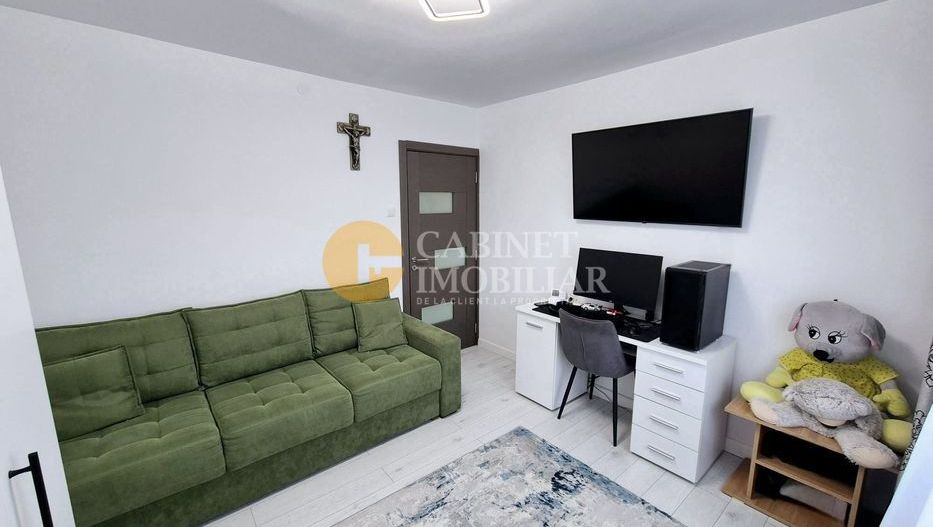 CUG 3 camere Renovat - mobilat - bloc 1986 - Loc parcare - Poză 2