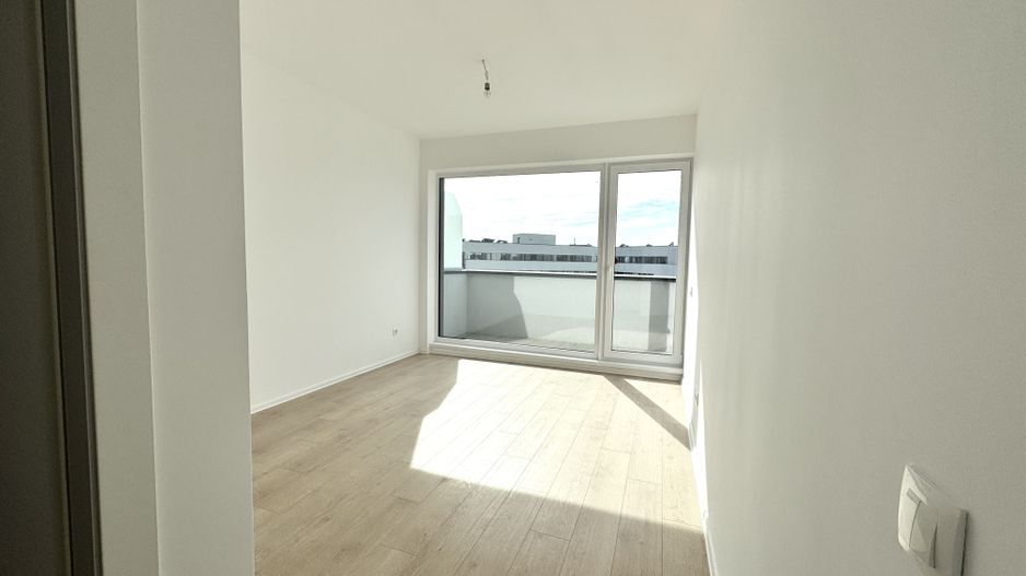 3 camere. Bucătărie închisă. Vedere panoramică. Reper Mall Colosseum - Poză 13
