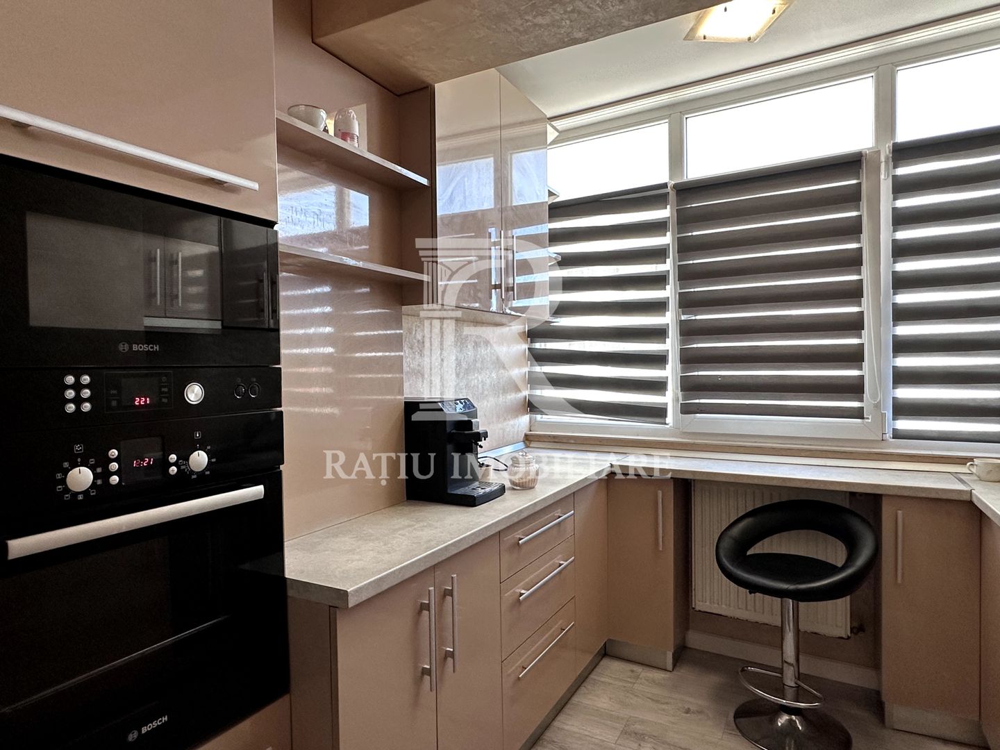 Apartament cu 3 camere | Nufărul Plaza | Vedere panoramică | Oradea - Poză 6