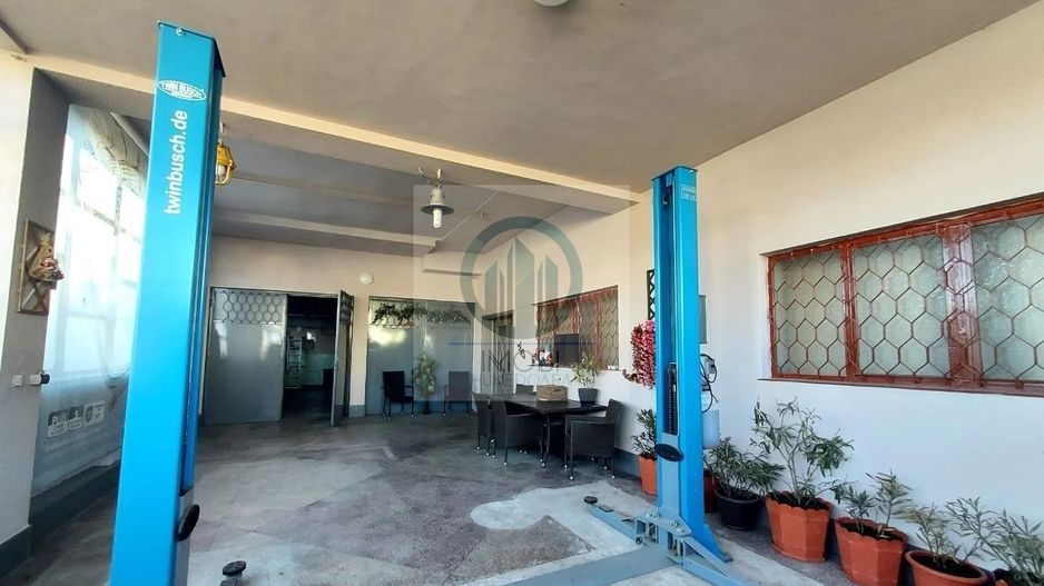 Vila Impresionanta în Deva–Construcție Solida 3 garaje inclus elevator - Poză 16
