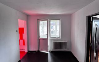Apartament 2 camere - balcon - Zona Decebal - Poză 2