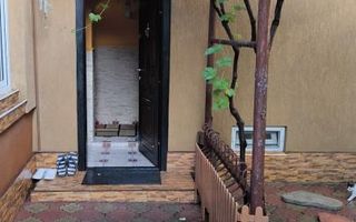 Casă P+E+M + corp secundar , 240 mp teren , 2 garaje - Poză 2