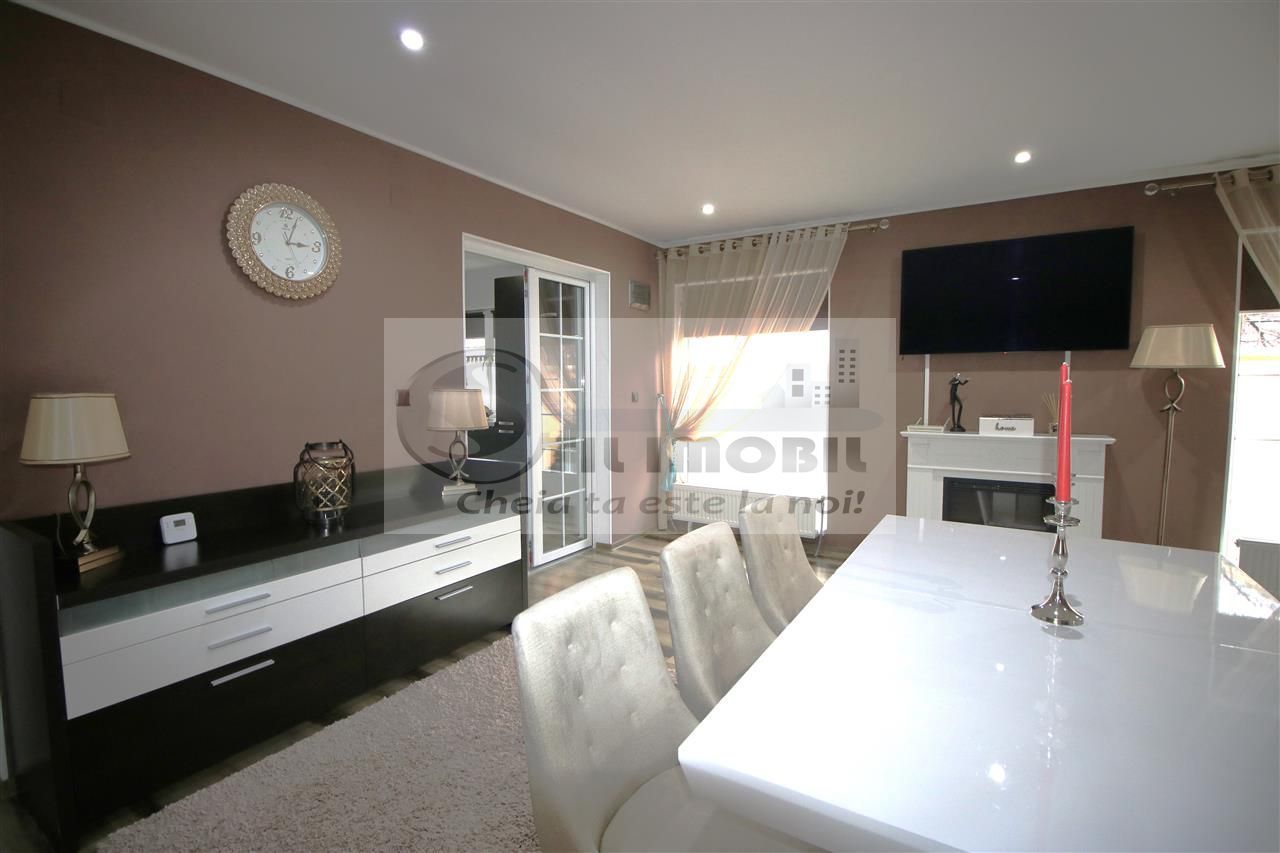 MIROSLAVA CASA EXCLUSIVISTA LA CHEIE LUX STIL MEDITERANEAN MOBILATA - Poză 9