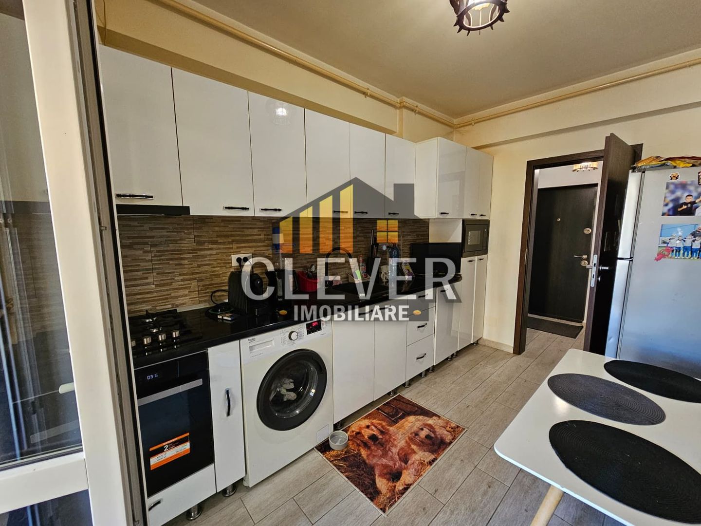 Apartament 2 camere Mobilat Utilat Loc de parcare Curte 60mp - Poză 3