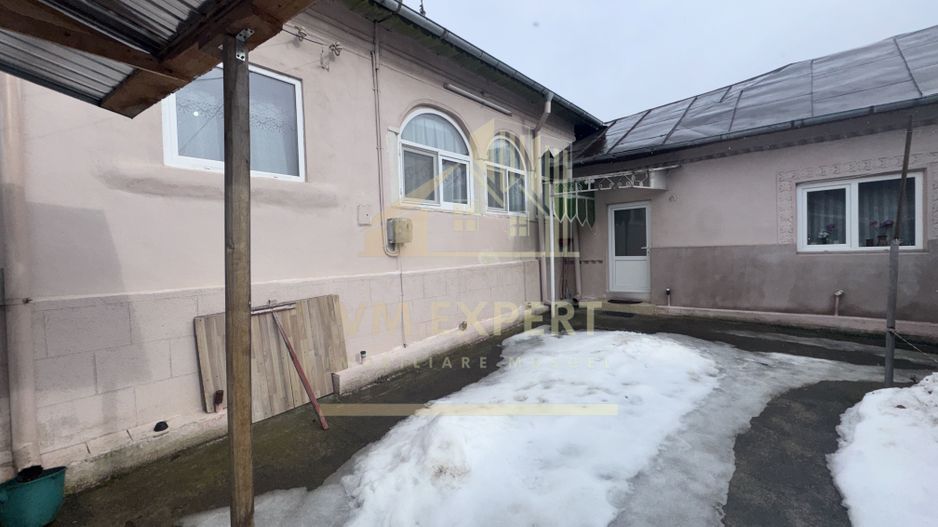 ANSAMBLU DE CASE CU 5 CAMERE 110MP TEREN 2530 MP BUGHEA DE JOS ARGEȘ - Poză 1