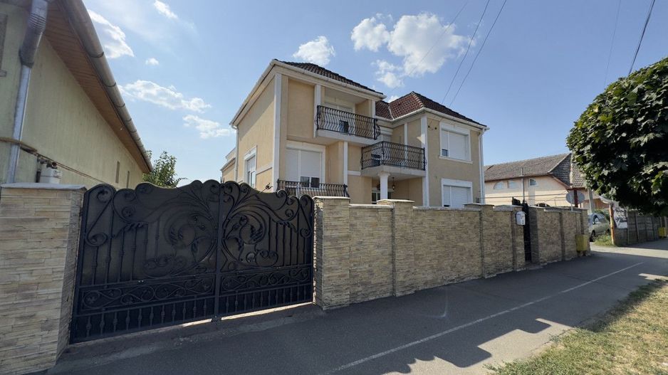 Casă 5 camere P+1 Teren 1010 mp Str. Agoșton - Carei - Comision 0% - Poză 1