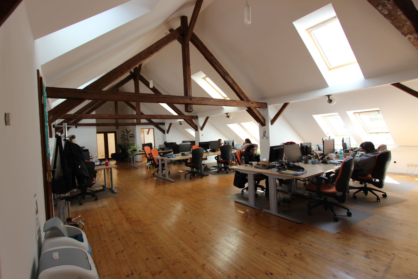 Spațiu birouri 282mp -Ultracentral- 3000 euro/luna+TVA - Poză 2