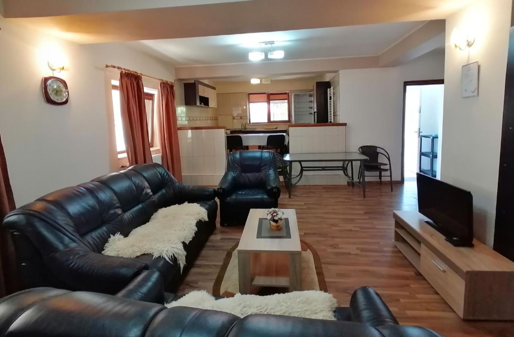 Pensiune de vanzare/Eforie Nord/la 10 minute de plajă – 17 camere - Poză 2