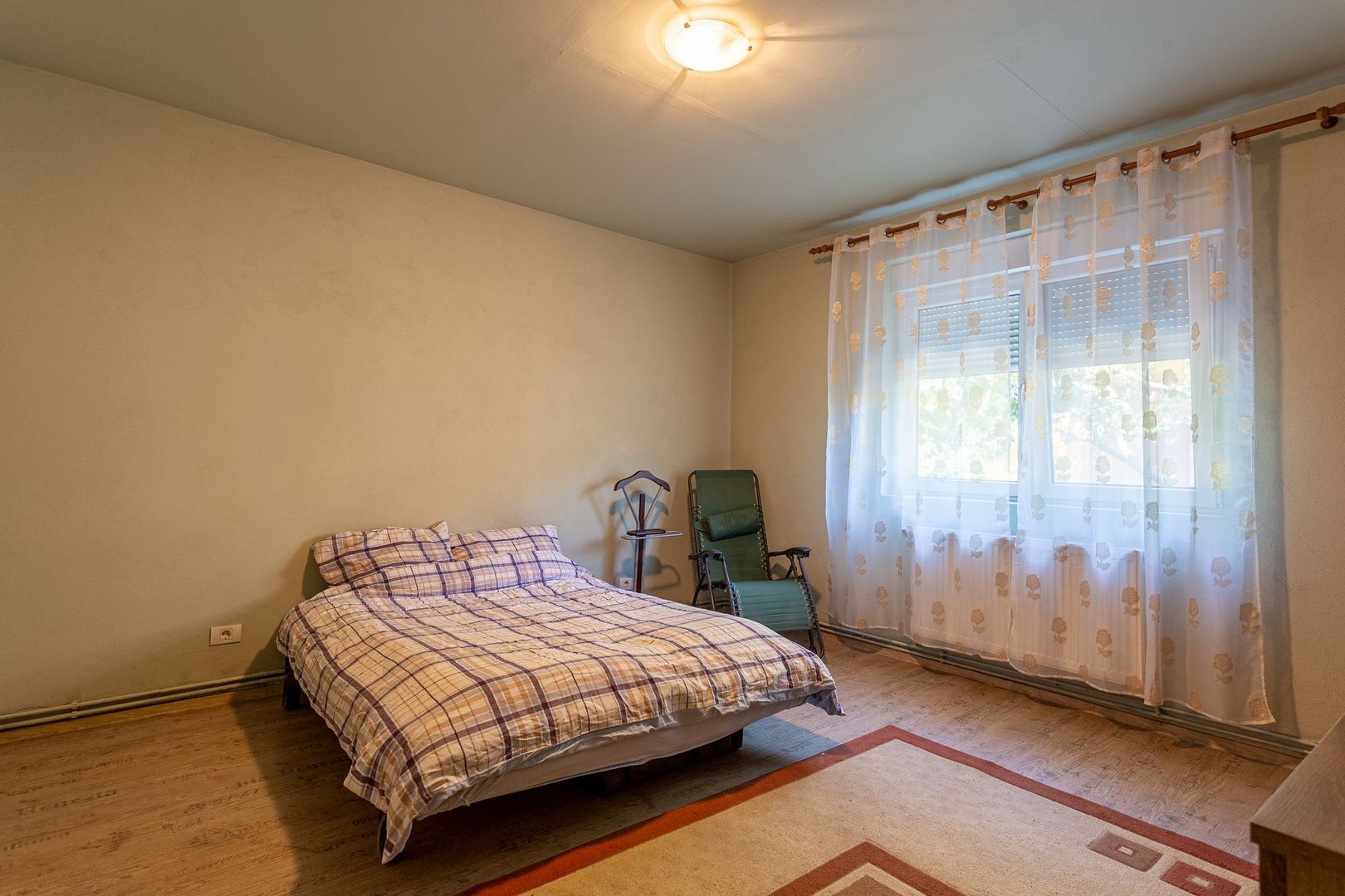 Oportunitate! Casă individuală în Pârneava. - Poză 3