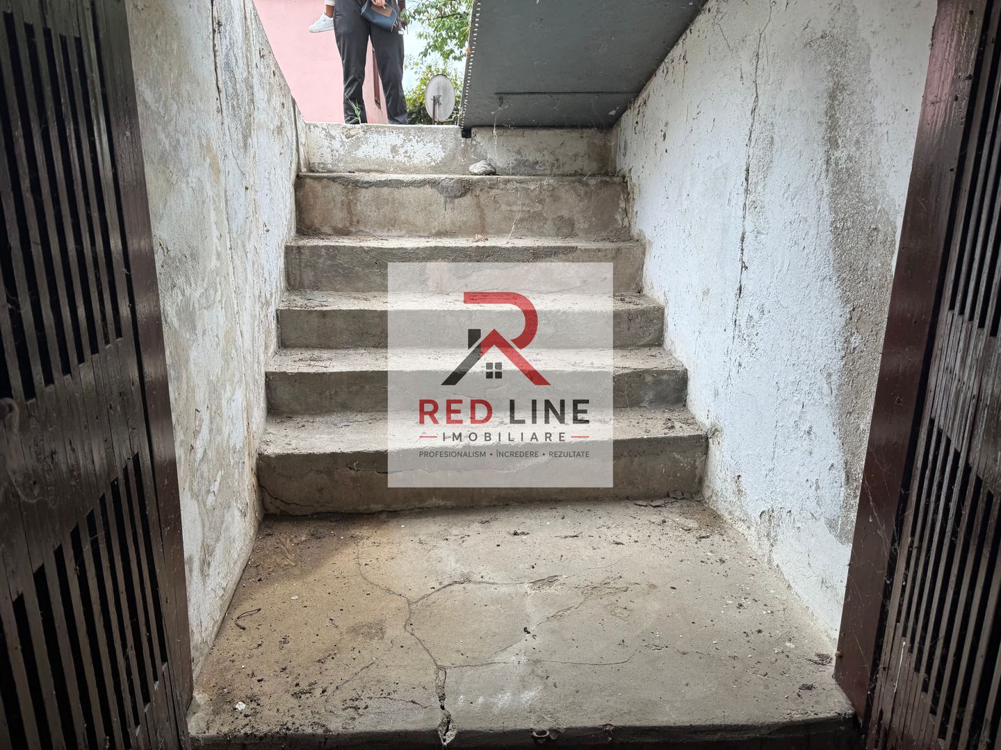 Casă cu anexe de vânzare în Sat Roșiori, Comuna Vânători, jud. Mehedinți - Poză 8