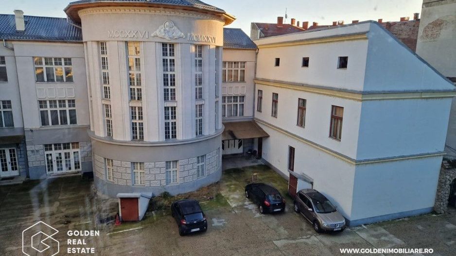 Apartament o camera, 70 mp, ultracentral, cladirea Catedralei Catolice - Poză 1