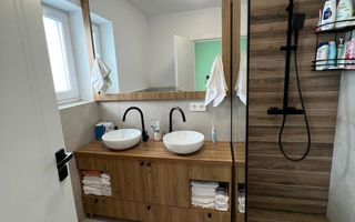 Casă individuală modernă cu garaj - teren 400 mp – Sura Mare - Poză 25