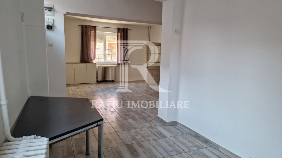 De inchiriat | Spațiu comercial central | Oradea. - Poză 8