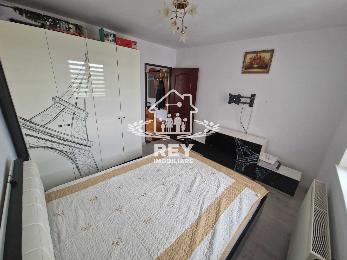 Apartament 3 camere - decomandat, mobilat, etaj 2/4, Cisnadie - Poză 2