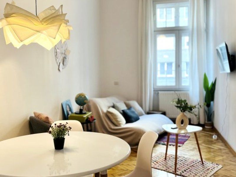 Apartament 2 camere, stil boem, chirie inclusă, cu vedere la Operă - Poză 3