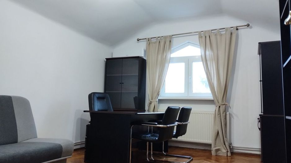 Închiriez apartament 3 camere, Calea Calarasi,renovat,centrală proprie - Poză 2