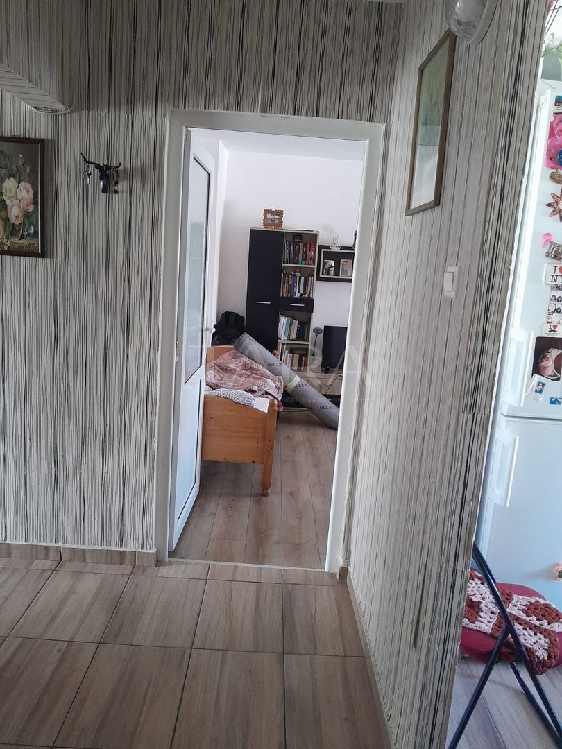 Apartament decomandat, zona centrala Apahida, aproape de Primărie. - Poză 1