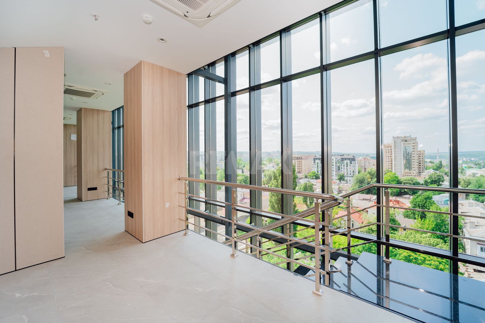 SPRE CHIRIE SPAȚIU COMERCIAL PENTRU BIROU | OFICIU 132 m2 - Poză 2
