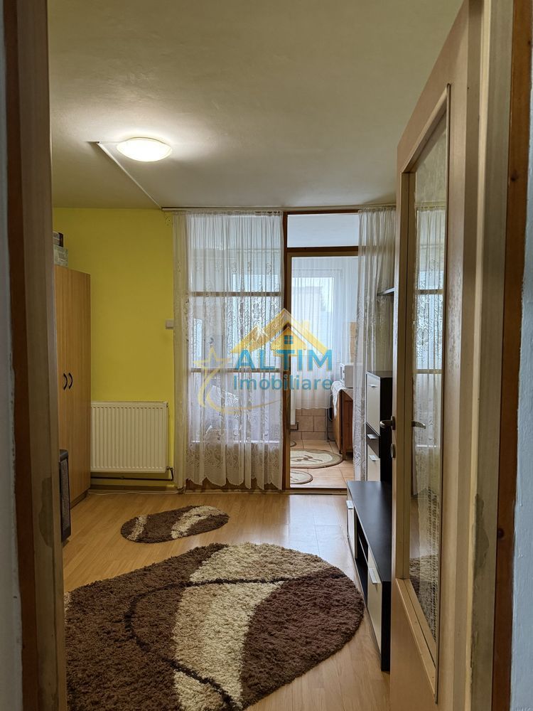 Garsonieră complet mobilată, cartier Tractorul - Poză 1