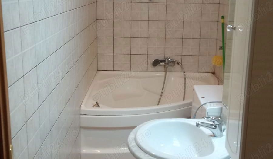 Open Space Camera de Comert - Poză 7