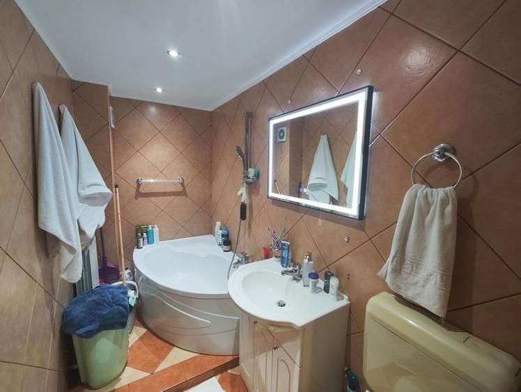 Vanzare Apartament 2 camere , 65mp, bloc 1990– 2 minute Metrou Costin Georgian - Poză 12