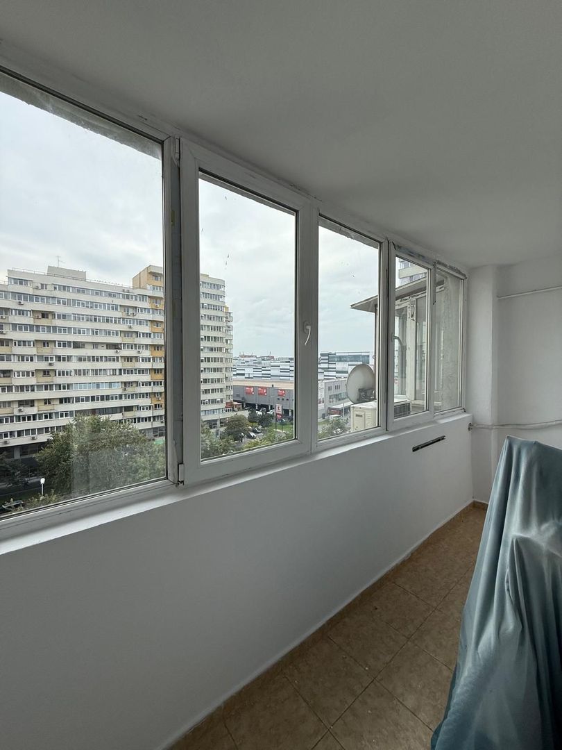 De vânzare 4 camere, spațios, 2 băi, 2 balcoane, lângă Mega Mall - Poză 6