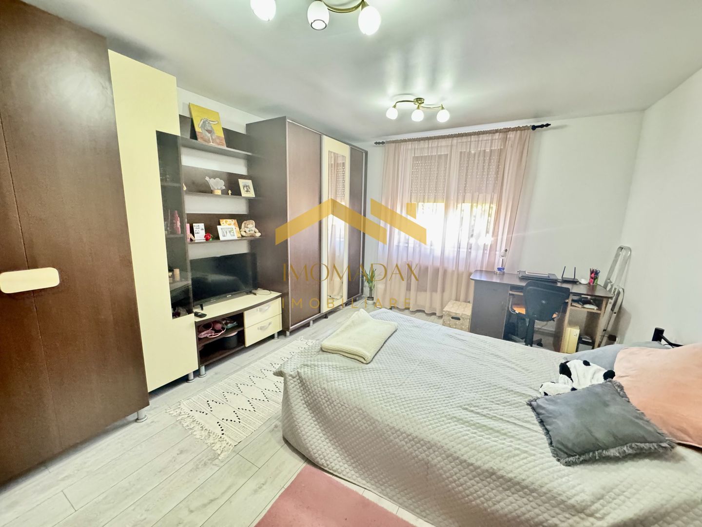 Lunei-Apartament 1 Camera-Centrala Proprie - Poză 1
