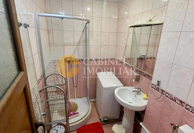 Apartament cu 3 camere - Etaj 1 - Bloc Fara Risc - Podu Ros - Poză 7