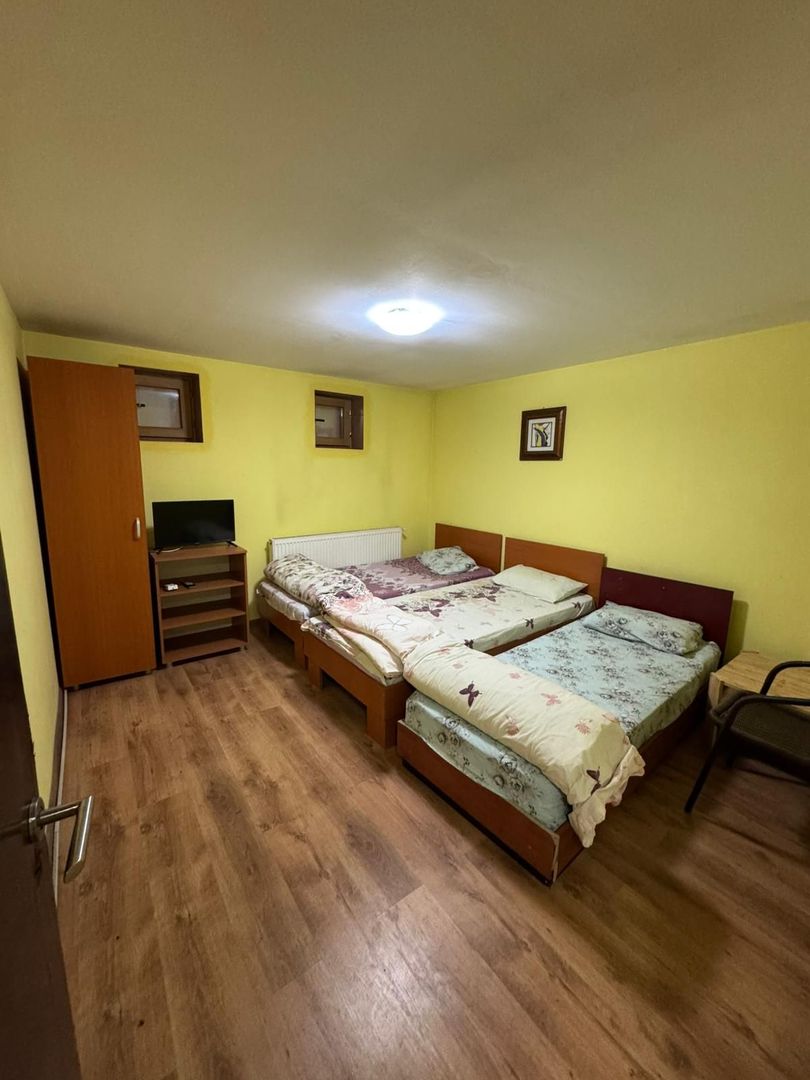 Casa de inchiriat, 25 camere, 25 bai, receptie,T719 - Poză 10