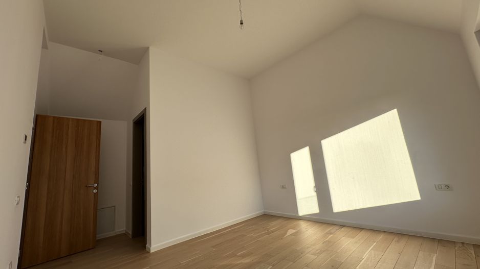 Casa cu 4 camere - Dumbarvita - Poză 15