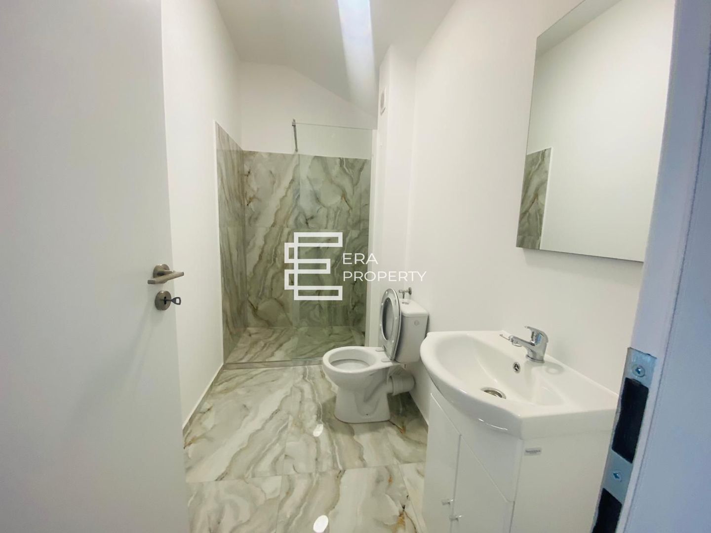 Apartament tip penthouse  partial mobilat , Intabulat,zona Cristian - Poză 8