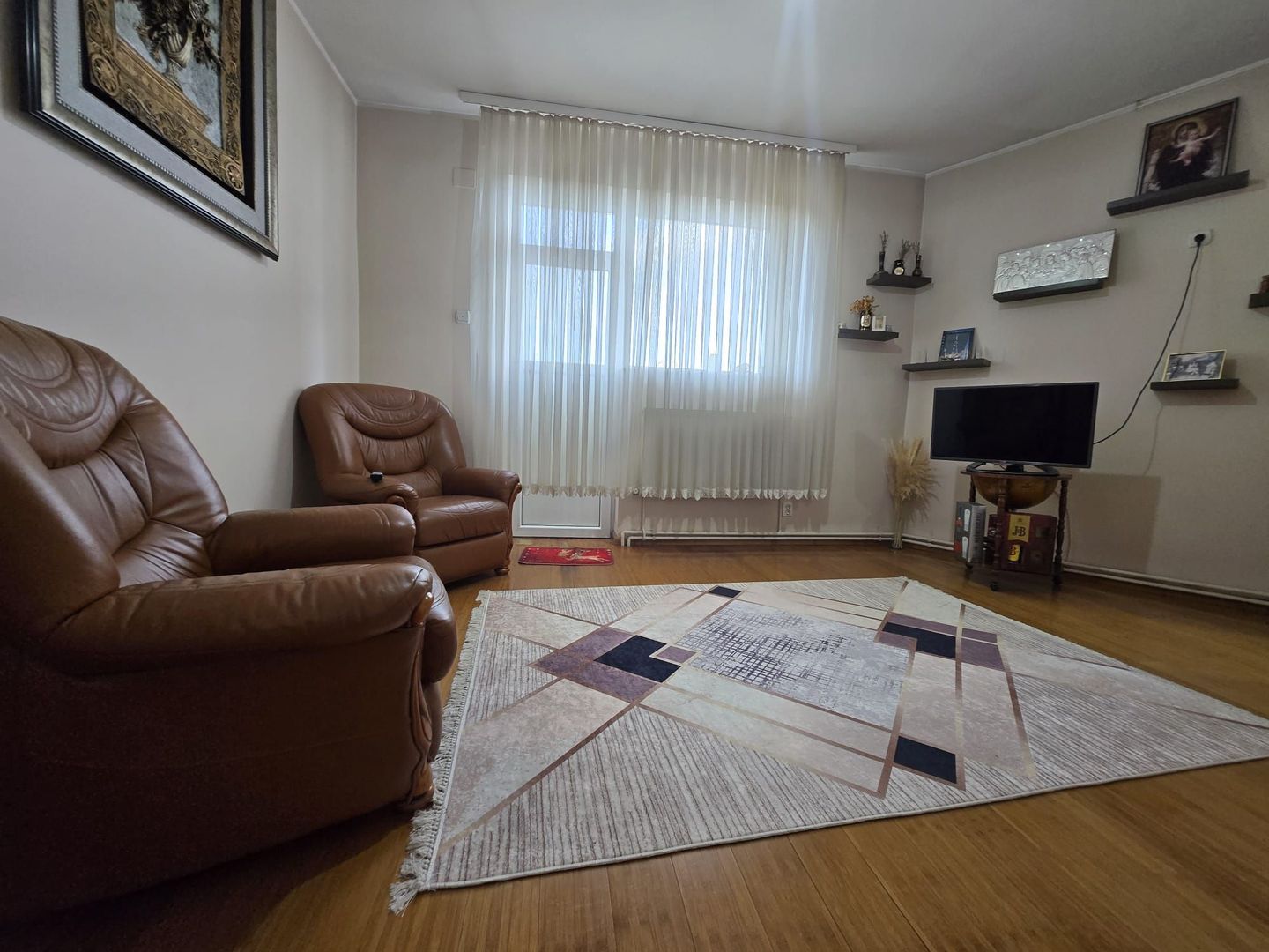 De vanzare-Vila spatioasa cu gradina si foisor-oaza de liniste - Poză 9