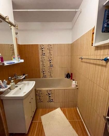 BRASADAS vinde ap 2 cam etaj 1/4 Carpati 2. - Poză 4