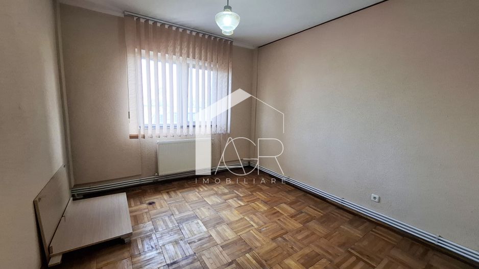 Apartament cu 4 camere, zona Nord - Poză 7