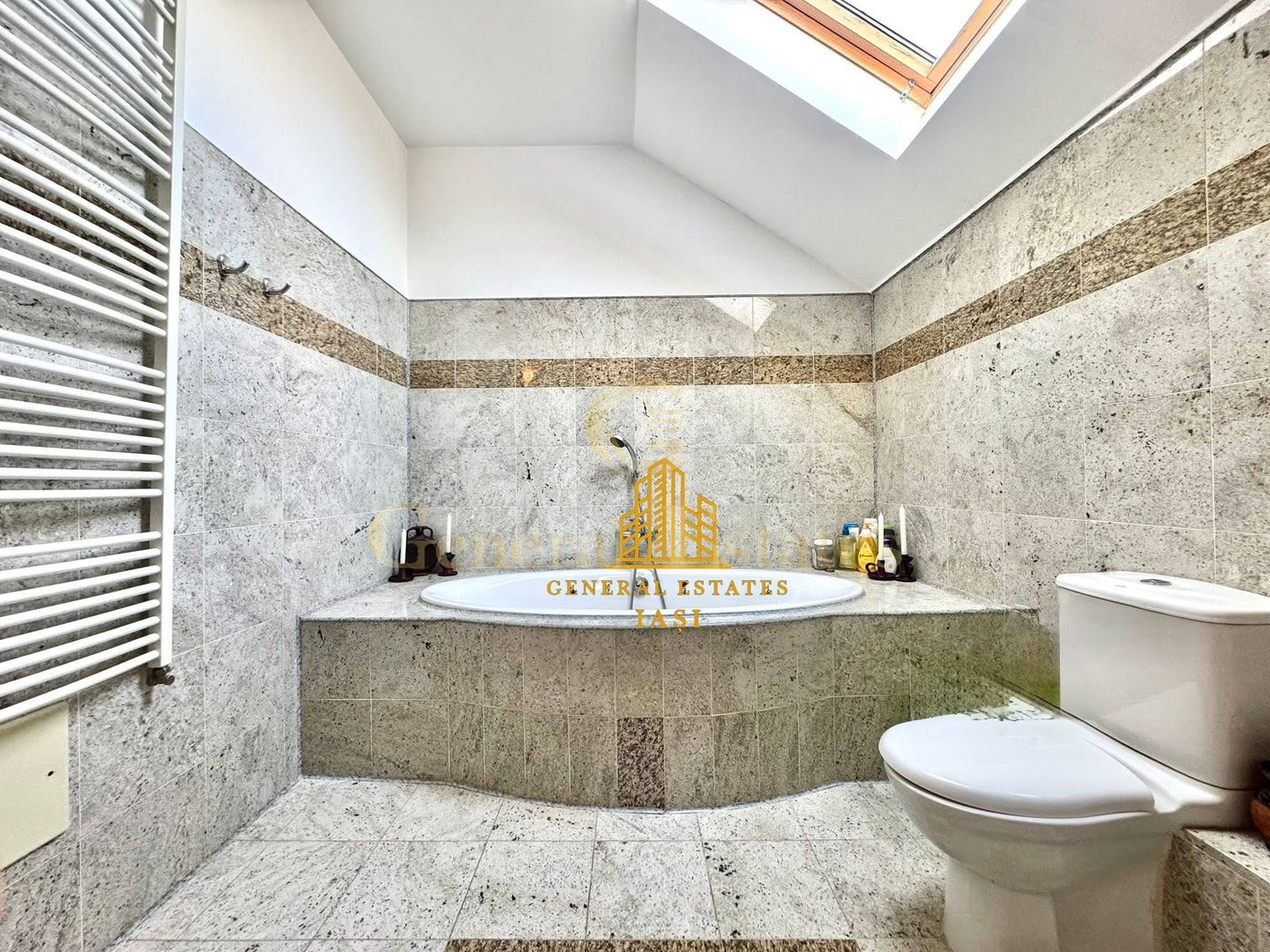 Vânzare Casă în Bucium cu Priveliște Panoramică - Poză 15