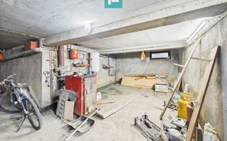 Vilă cu 8 camere în Săcălaz, zonă Centrală - Poză 21