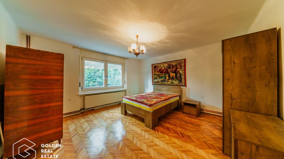 Vila superba, P+E,  Cuvin, 9 camere, 200 mp si teren 1300 mp plus anexa 3 camere - Poză 13