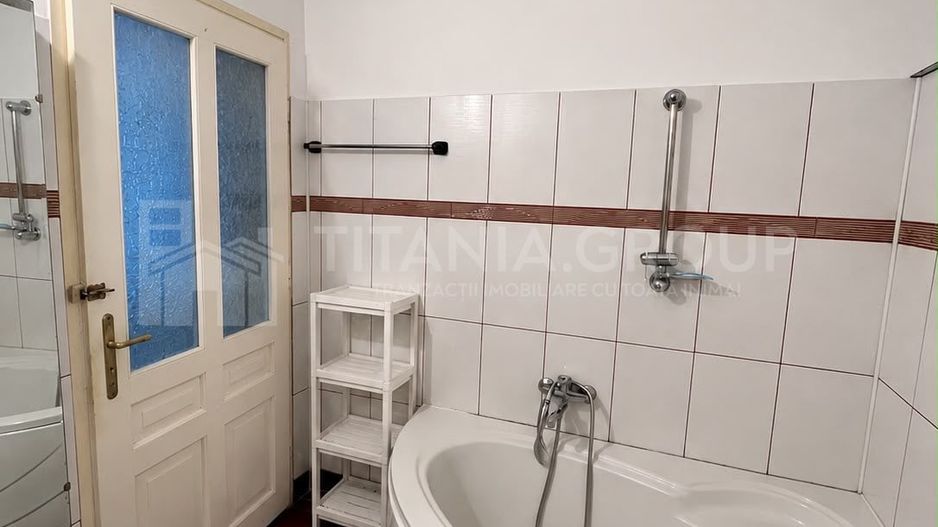 Apartament 3 camere, curte comună, Centrul Istoric Schei - Poză 5